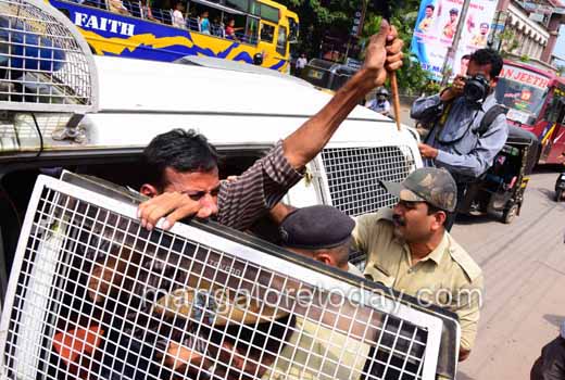 Yettinahole project protest 1